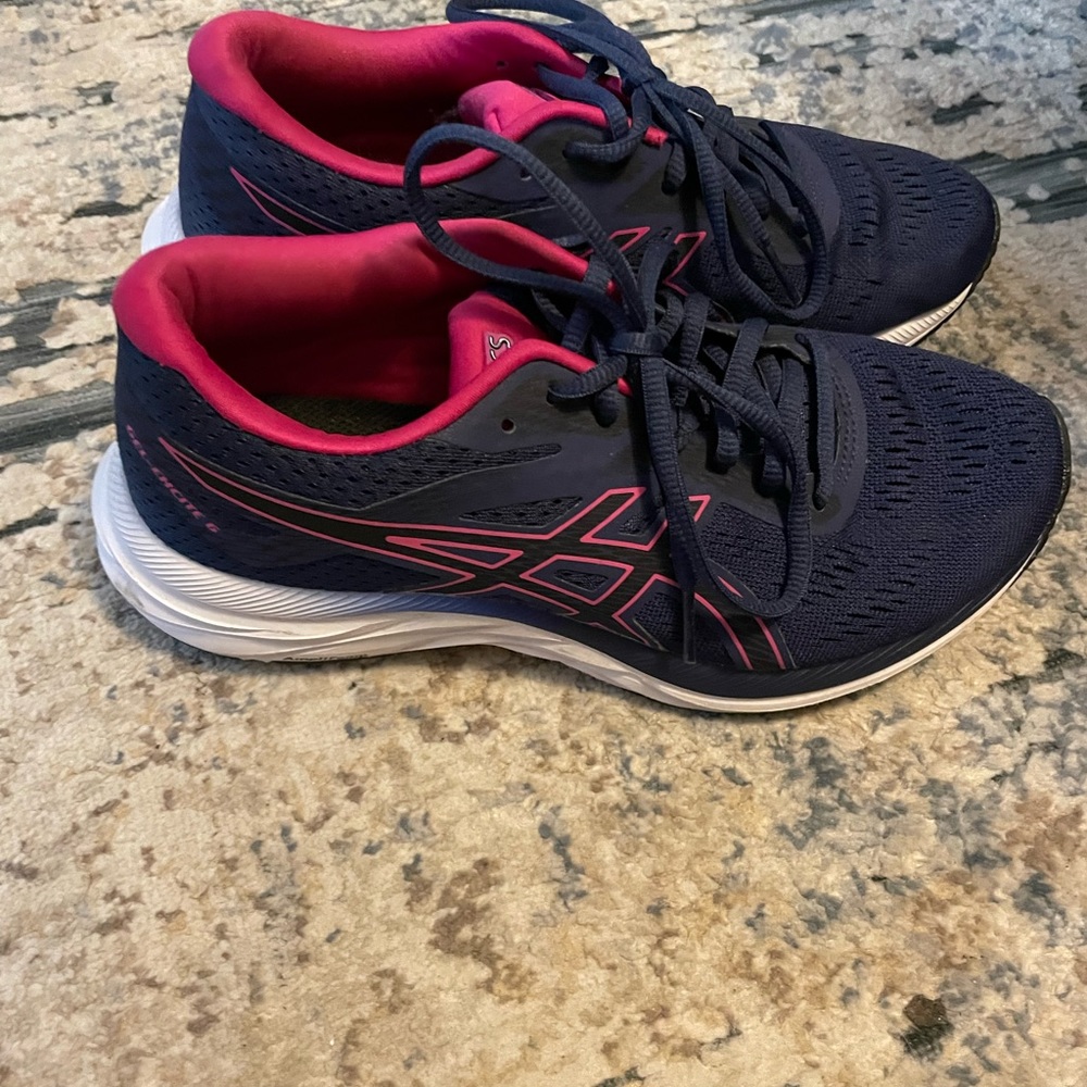ASICS everyday comfort running shoes